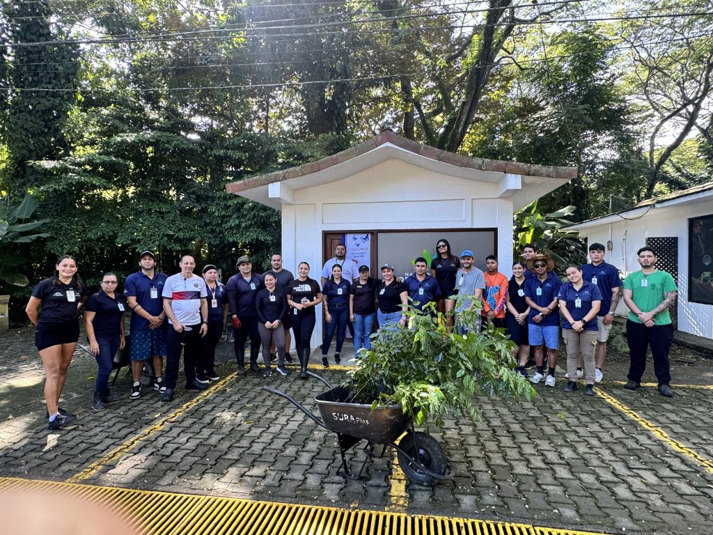 Jornada de Reforestación Programa Bandera Azul Ecológica